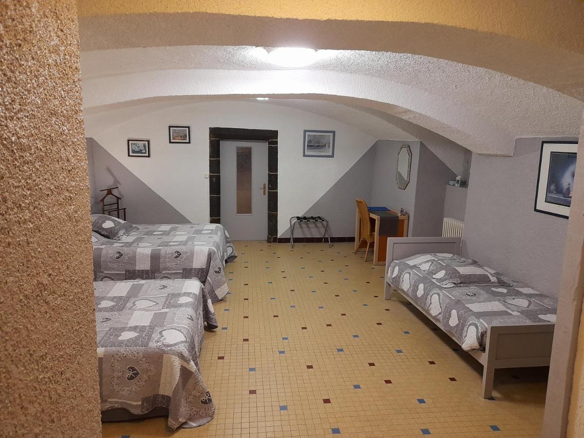 Leclosdipontine L'Ecole Des Demoiselles Pontgibaud Εξωτερικό φωτογραφία