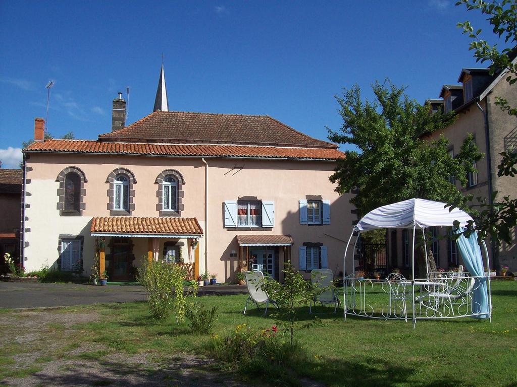 Leclosdipontine L'Ecole Des Demoiselles Pontgibaud Εξωτερικό φωτογραφία