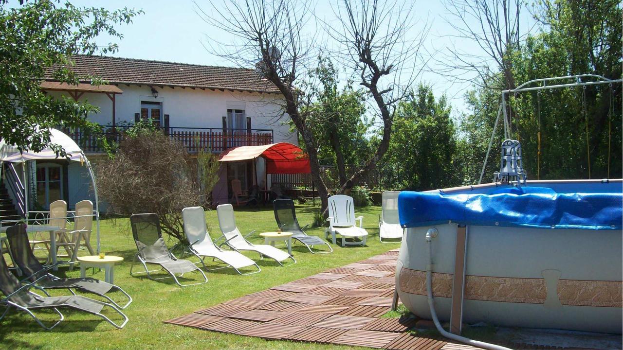 Leclosdipontine L'Ecole Des Demoiselles Pontgibaud Εξωτερικό φωτογραφία