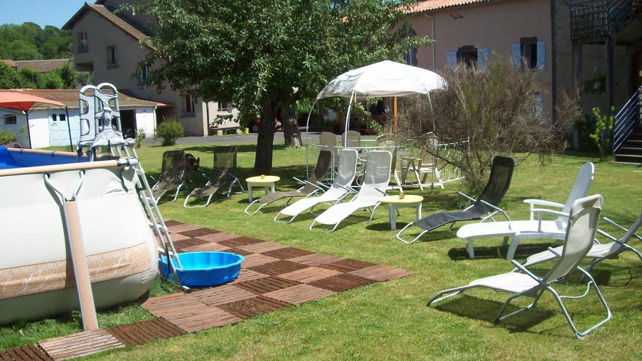 Leclosdipontine L'Ecole Des Demoiselles Pontgibaud Εξωτερικό φωτογραφία