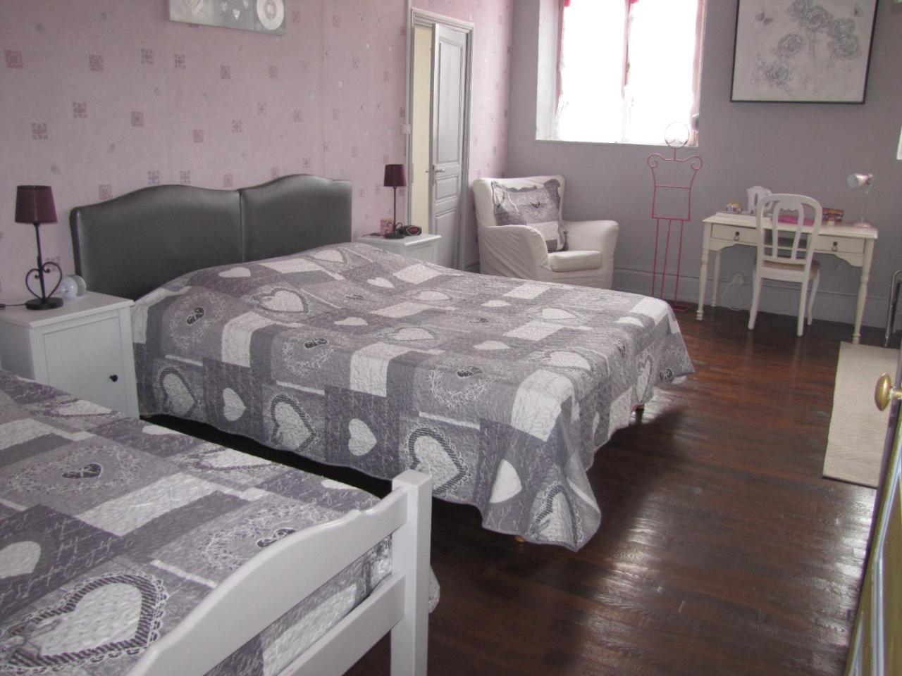 Leclosdipontine L'Ecole Des Demoiselles Pontgibaud Εξωτερικό φωτογραφία