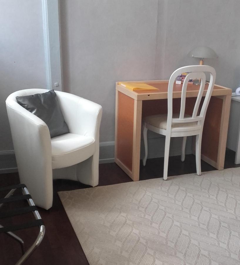 Leclosdipontine L'Ecole Des Demoiselles Pontgibaud Εξωτερικό φωτογραφία